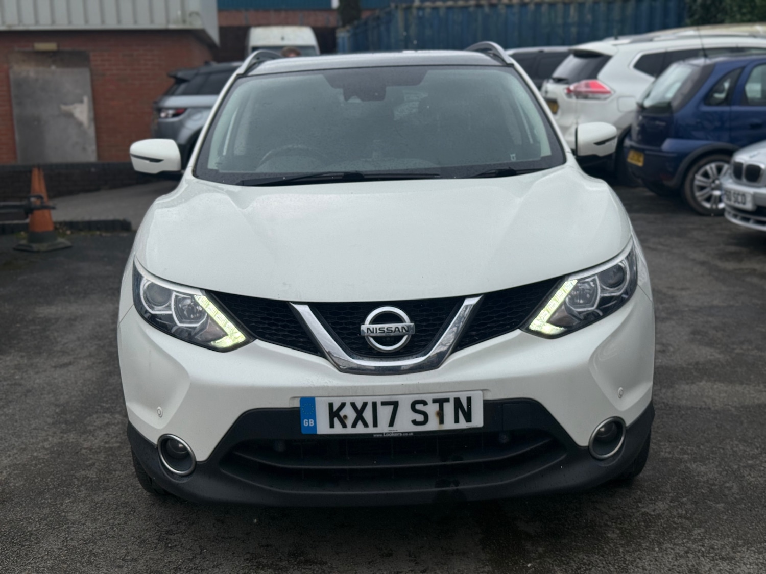 Used Nissan Qashqai 2017 for sale - 77549068: Photo 2