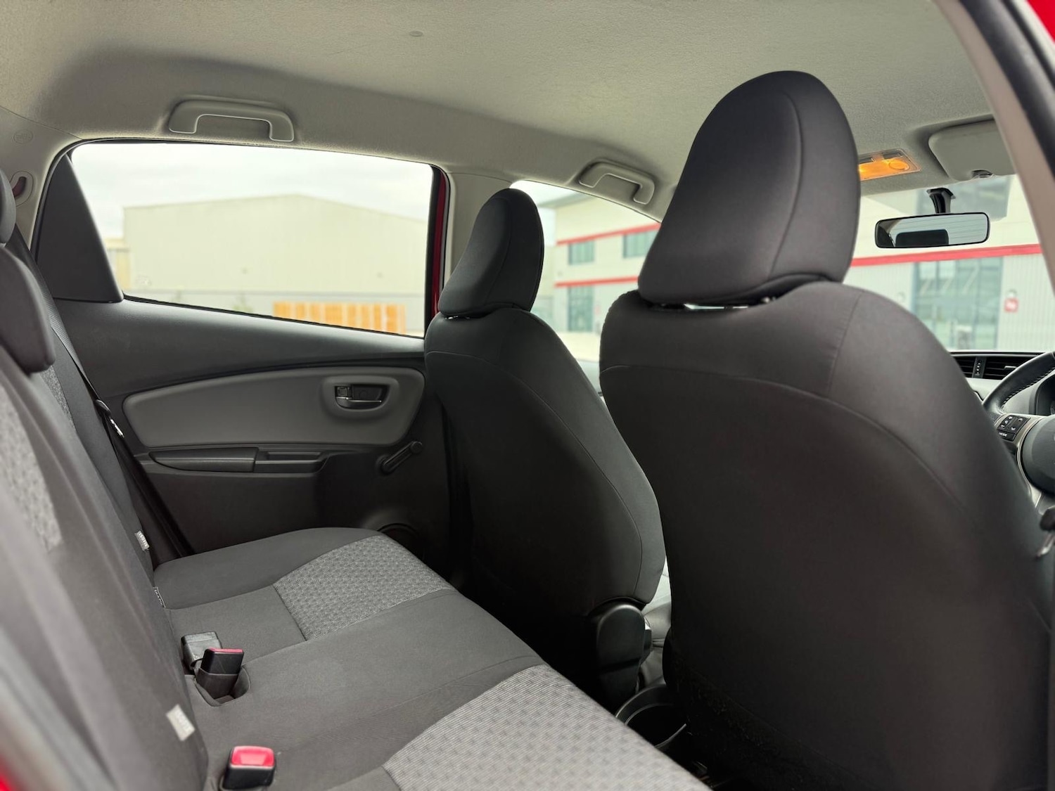 Used Toyota Yaris 2016 for sale - 76591923: Photo 13