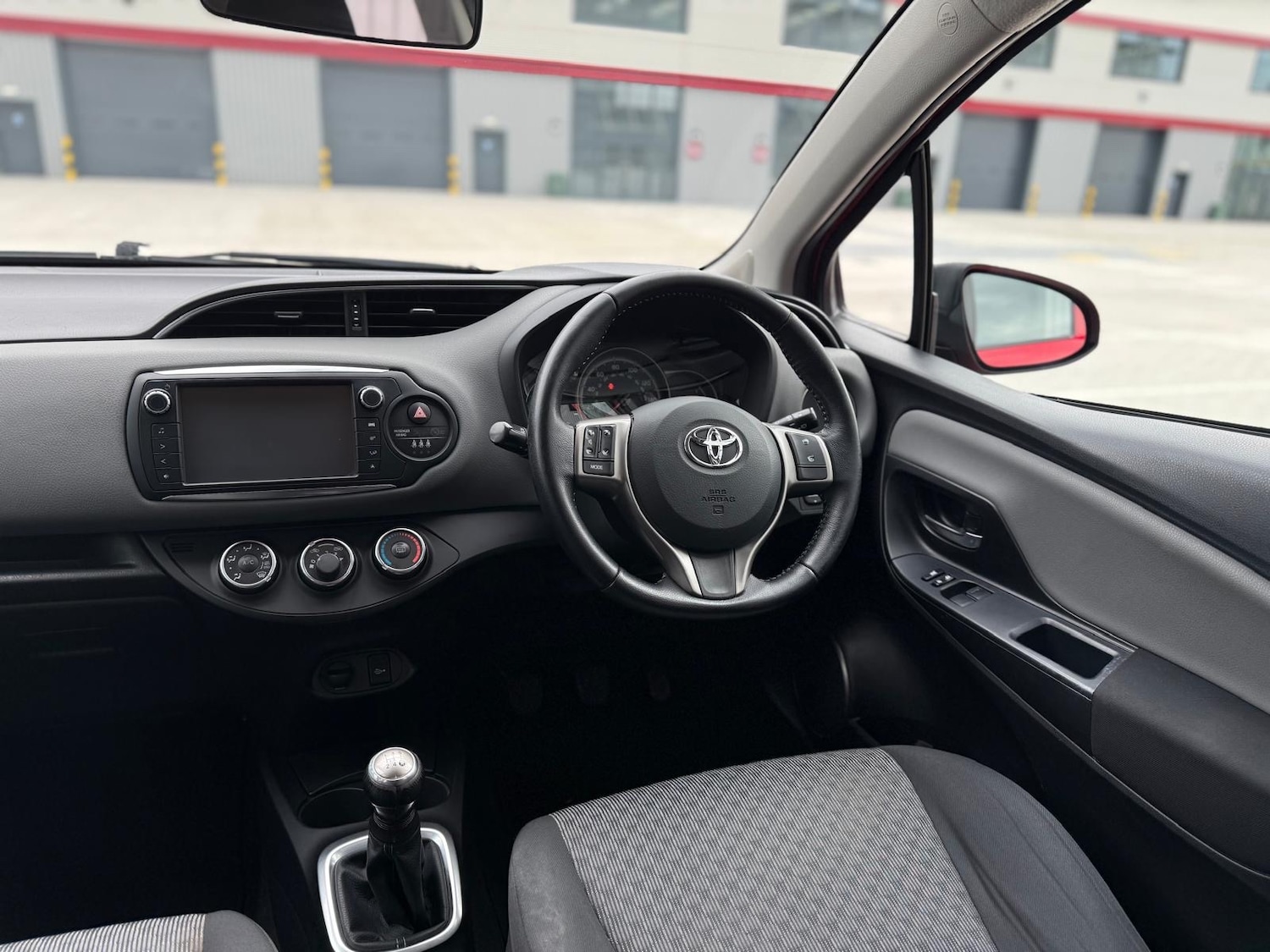 Used Toyota Yaris 2016 for sale - 76591923: Photo 14