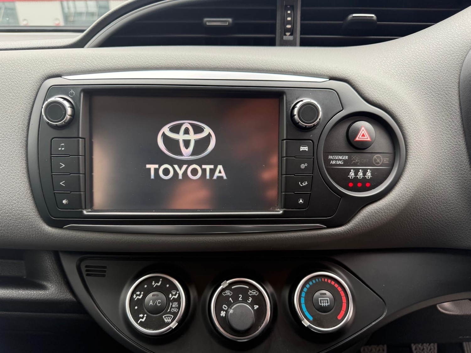 Used Toyota Yaris 2016 for sale - 76591923: Photo 21