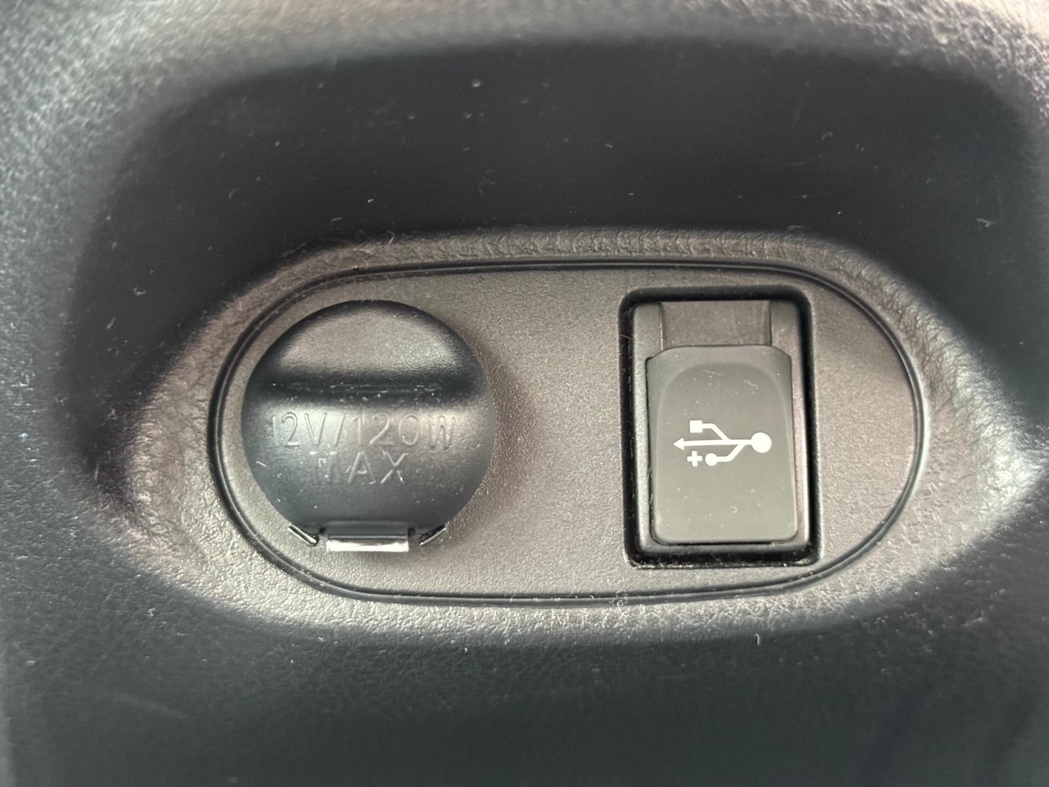 Used Toyota Yaris 2016 for sale - 76591923: Photo 27