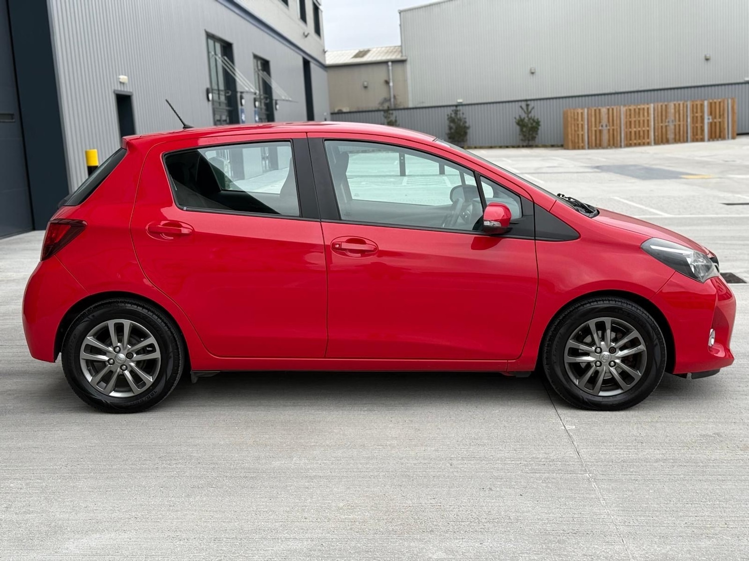 Used Toyota Yaris 2016 for sale - 76591923: Photo 3