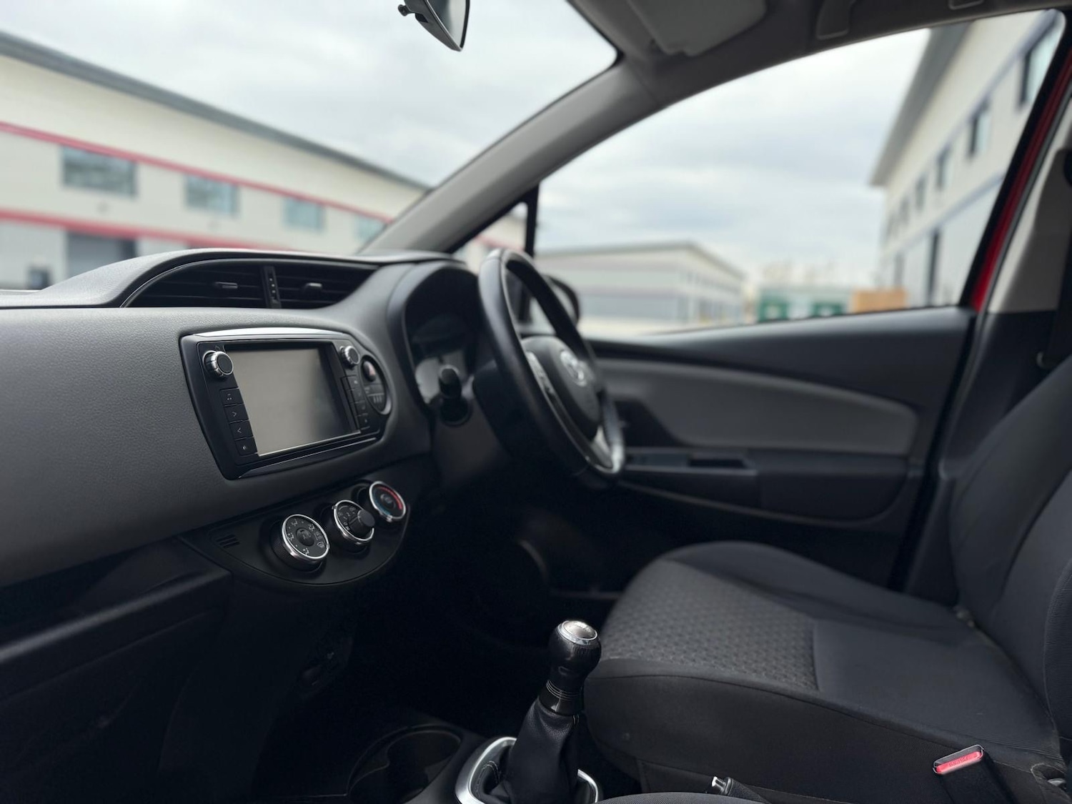 Used Toyota Yaris 2016 for sale - 76591923: Photo 31