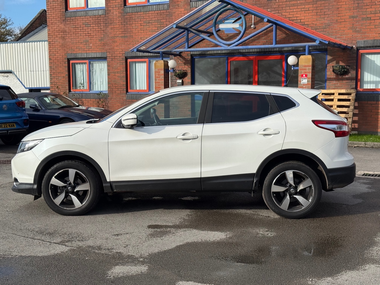 Used Nissan Qashqai 2015 for sale - 76548083: Photo 4