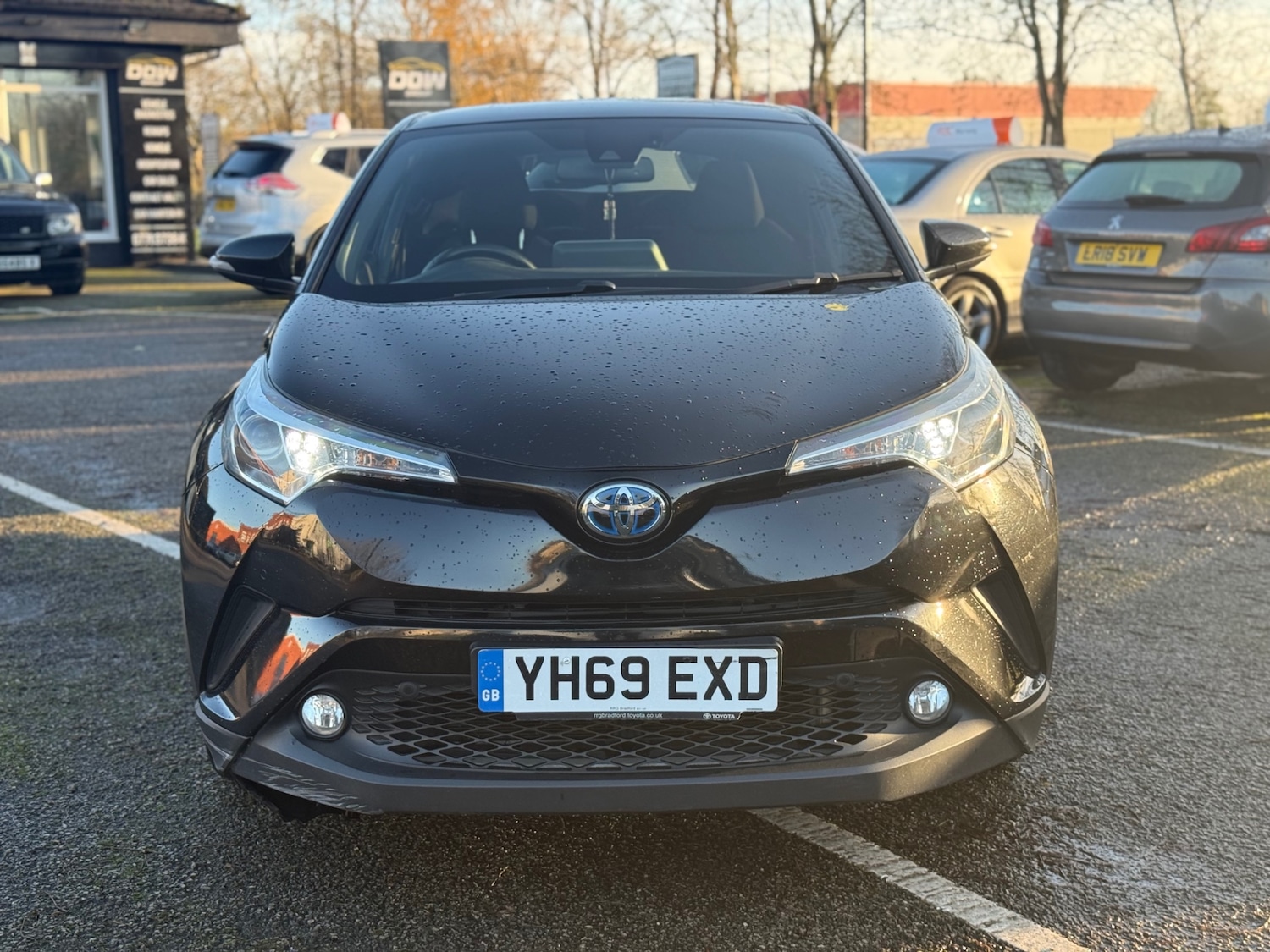 Used Toyota C-HR 2019 for sale - 76738608: Photo 2