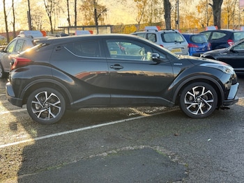 Used Toyota C-HR 2019 for sale - 76738608: Photo
