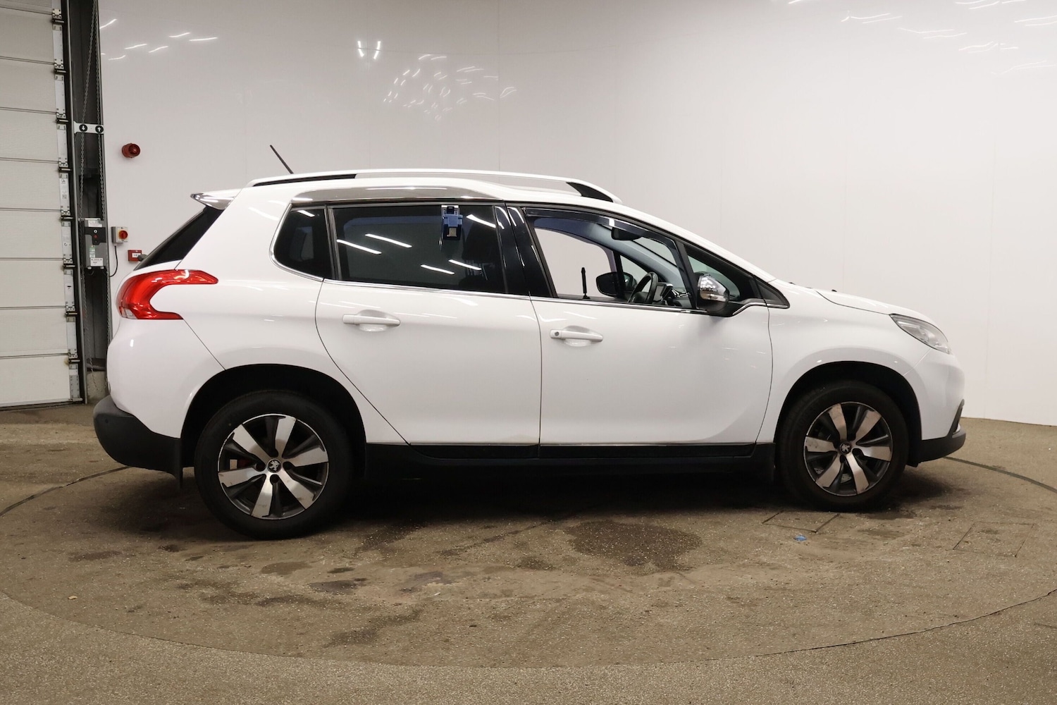 Used Peugeot 2008 2015 for sale - 76643708: Photo 4