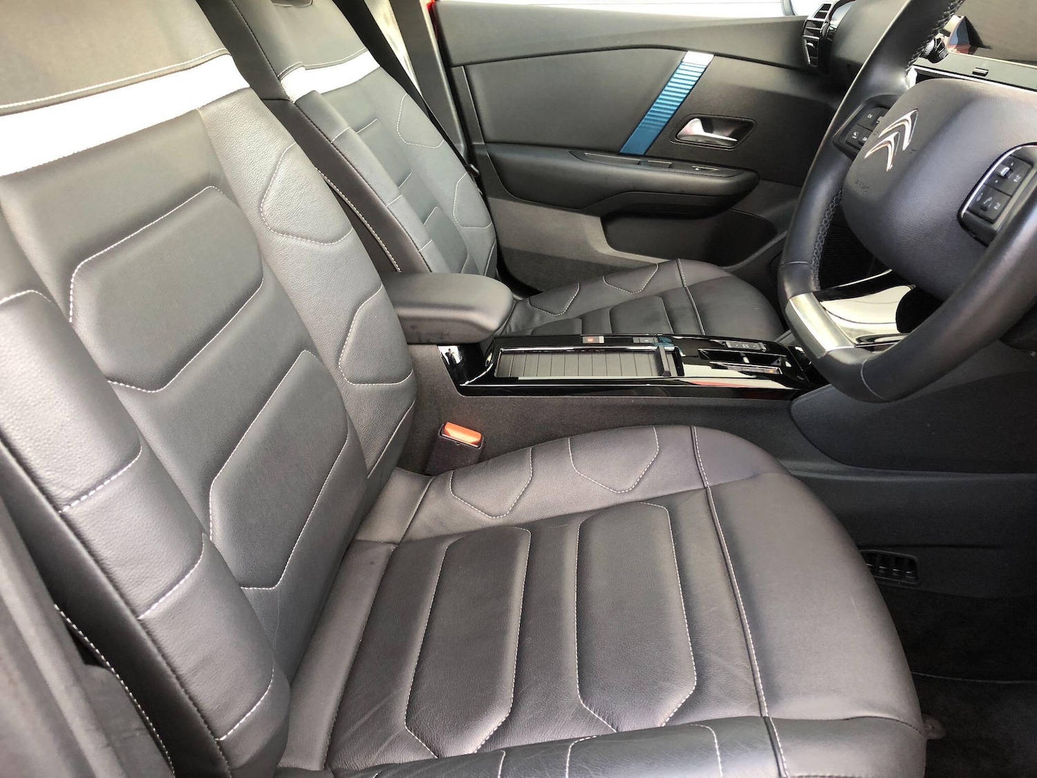 Used Citroen e-C4 2023 for sale - 76786850: Photo 16