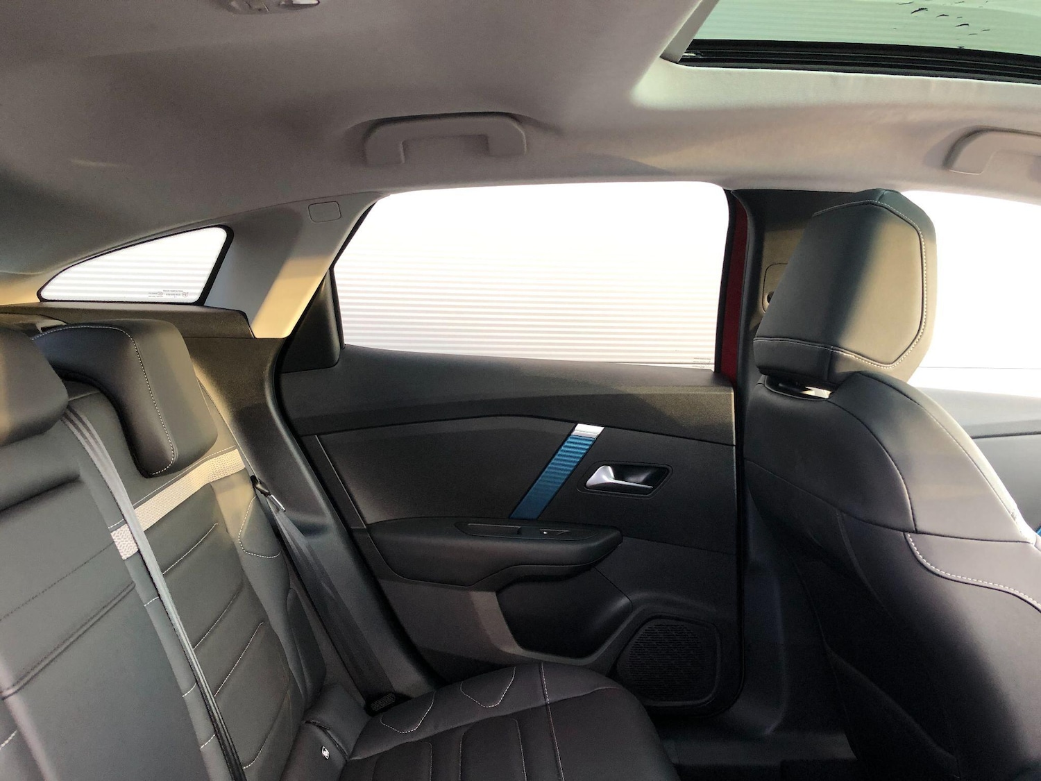 Used Citroen e-C4 2023 for sale - 76786850: Photo 23