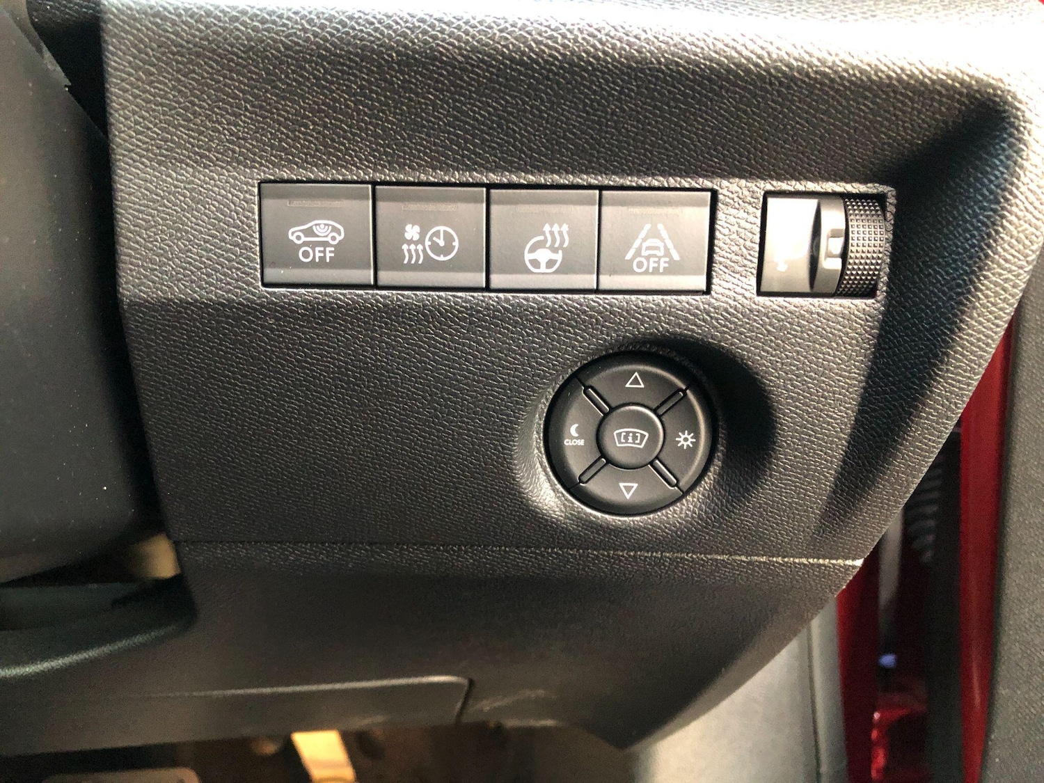 Used Citroen e-C4 2023 for sale - 76786850: Photo 25