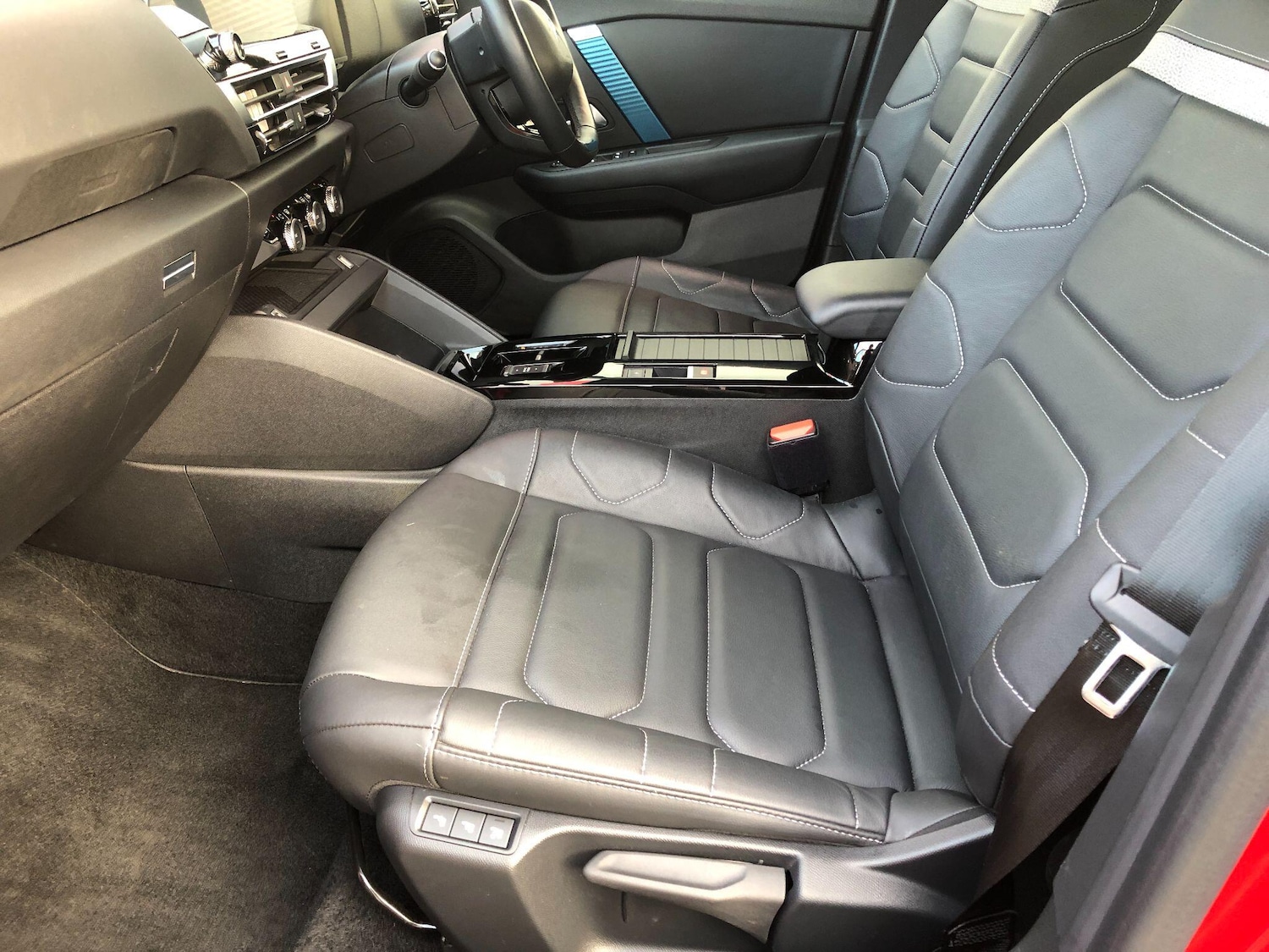 Used Citroen e-C4 2023 for sale - 76786850: Photo 42