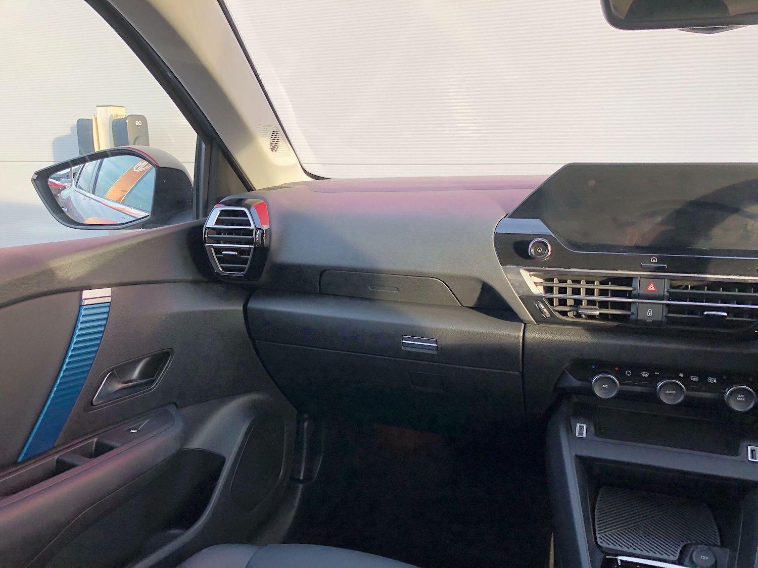 Used Citroen e-C4 X 2023 for sale - 76549944: Photo 10