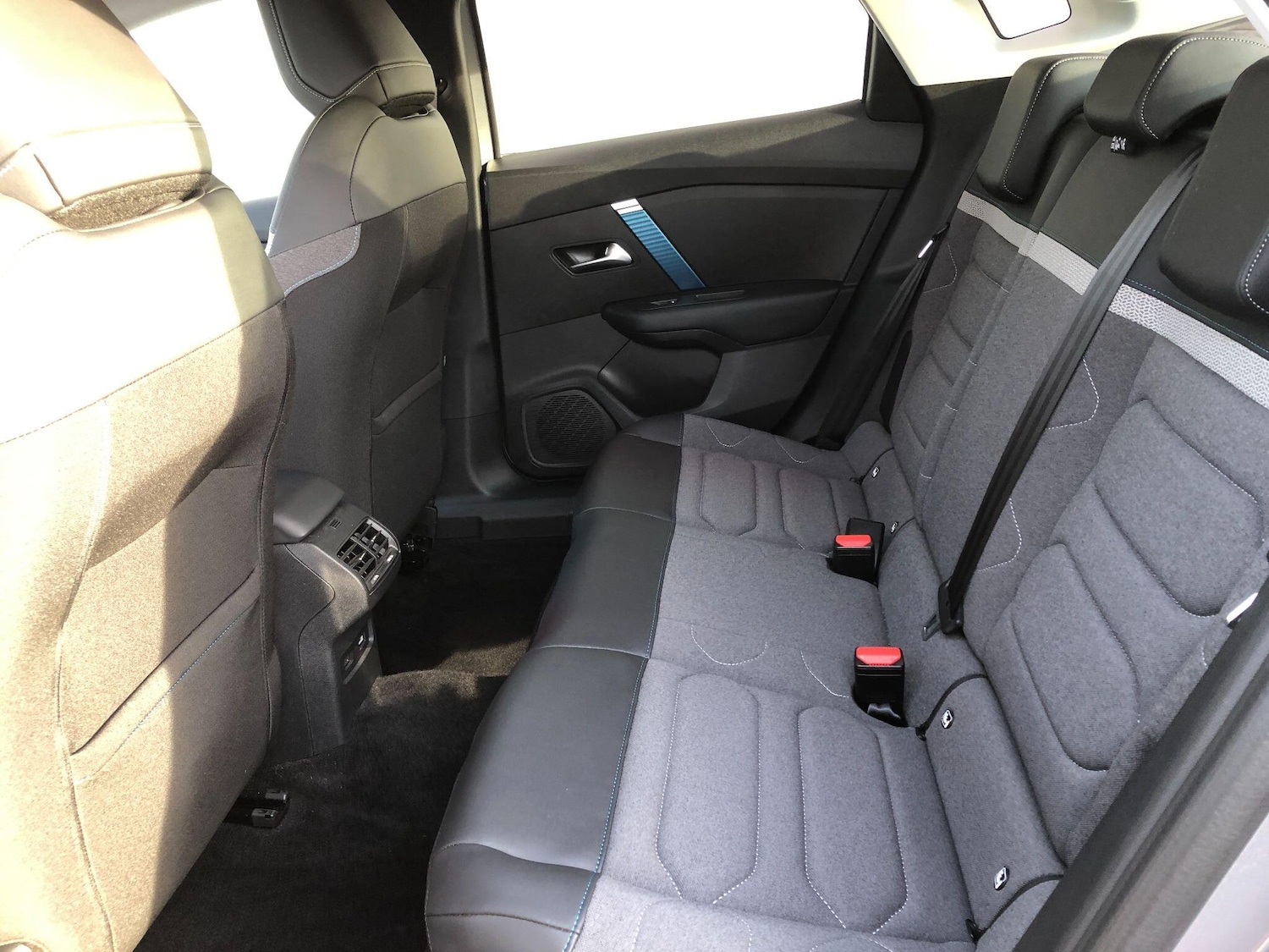 Used Citroen e-C4 X 2023 for sale - 76549944: Photo 17