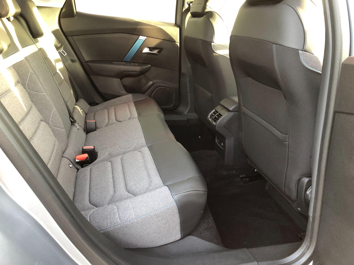 Used Citroen e-C4 X 2023 for sale - 76549944: Photo 21