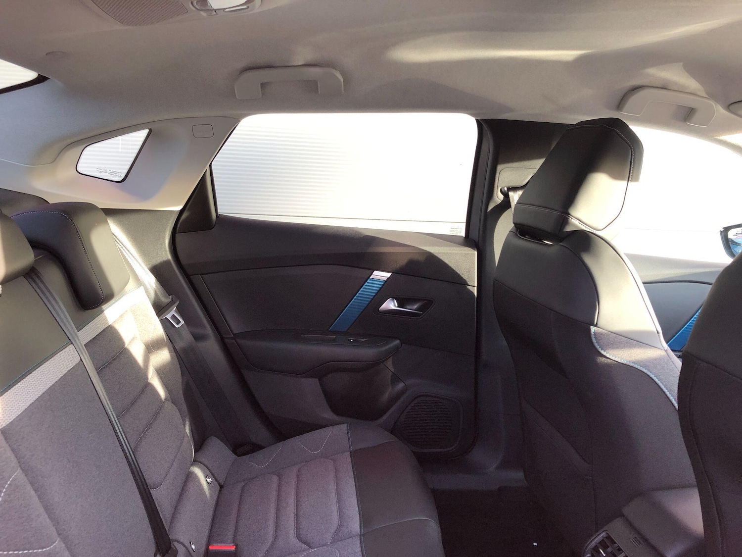 Used Citroen e-C4 X 2023 for sale - 76549944: Photo 23