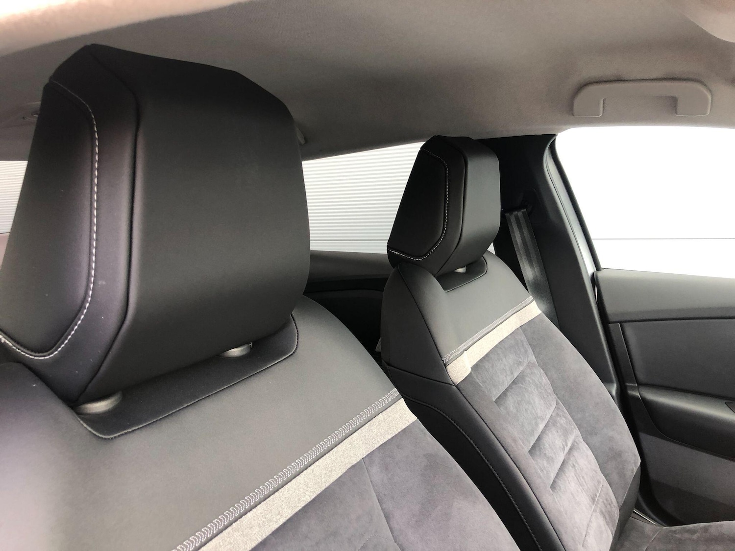 Used Citroen e-C4 X 2024 for sale - 75781838: Photo 35