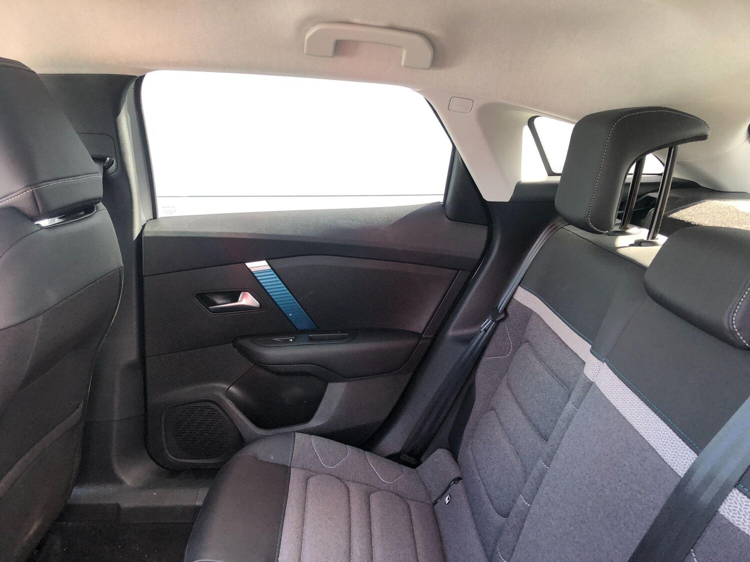 Used Citroen e-C4 2023 for sale - 76042648: Photo 19