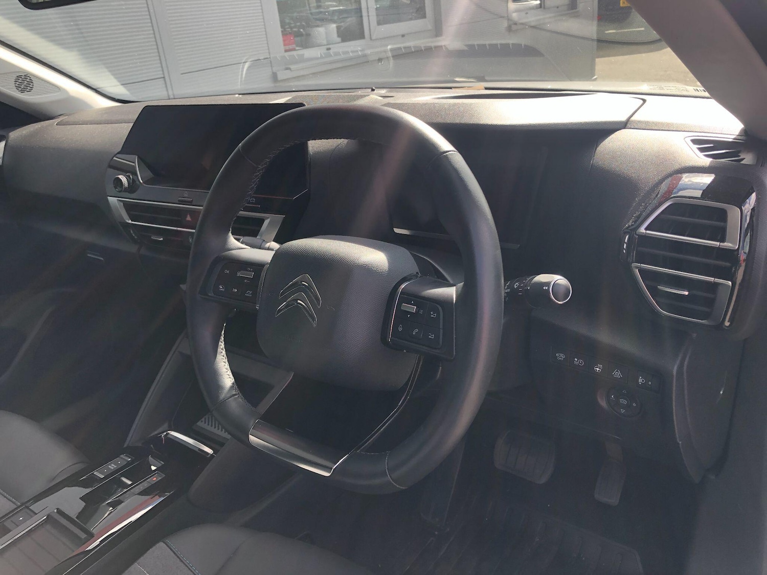 Used Citroen e-C4 2023 for sale - 76042648: Photo 42