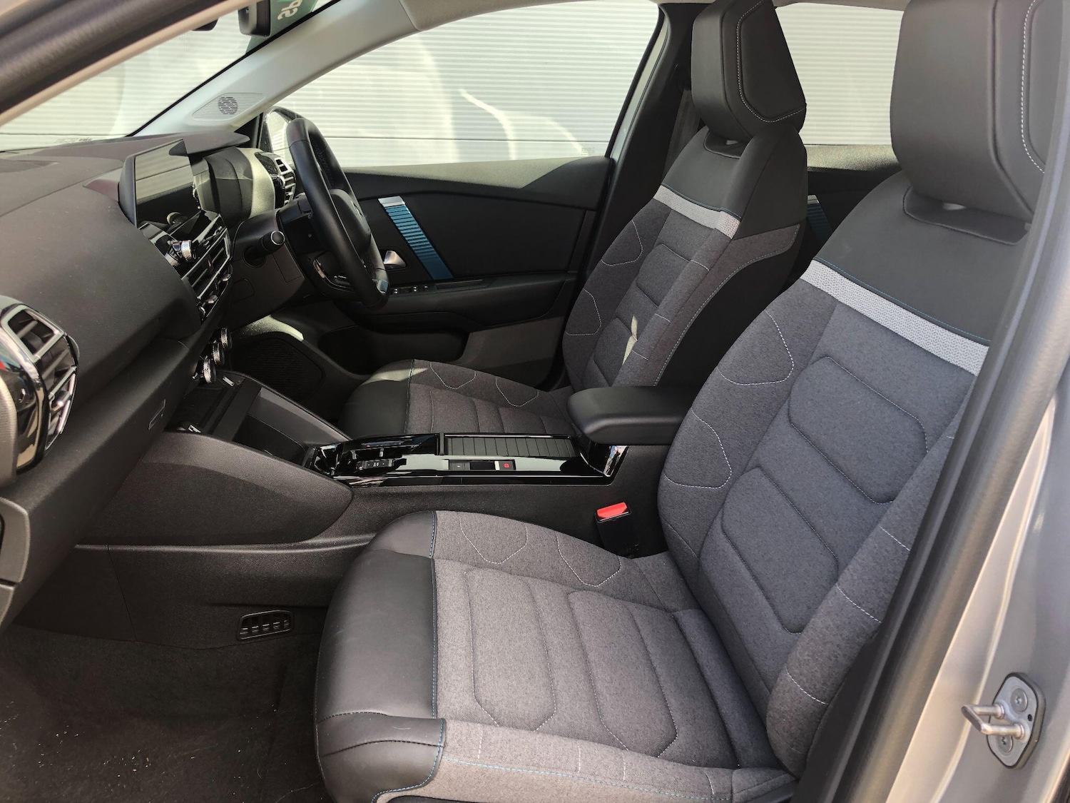 Used Citroen e-C4 2023 for sale - 76042648: Photo 43