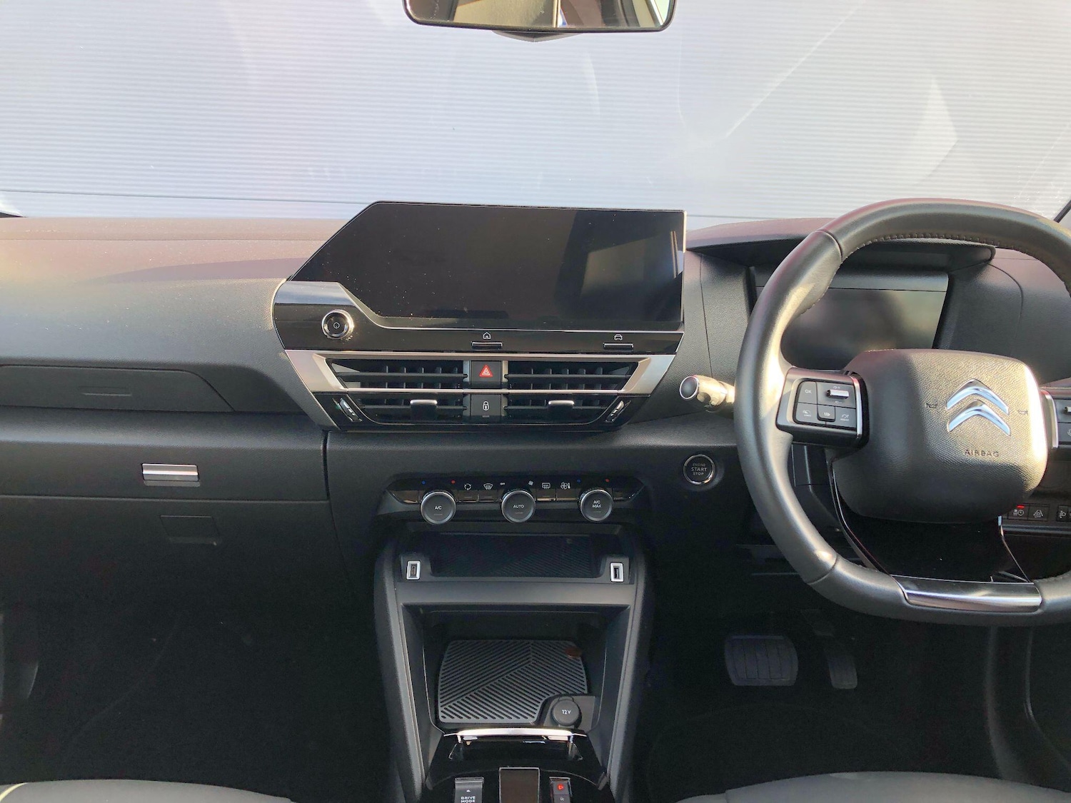 Used Citroen e-C4 2023 for sale - 76549942: Photo 11