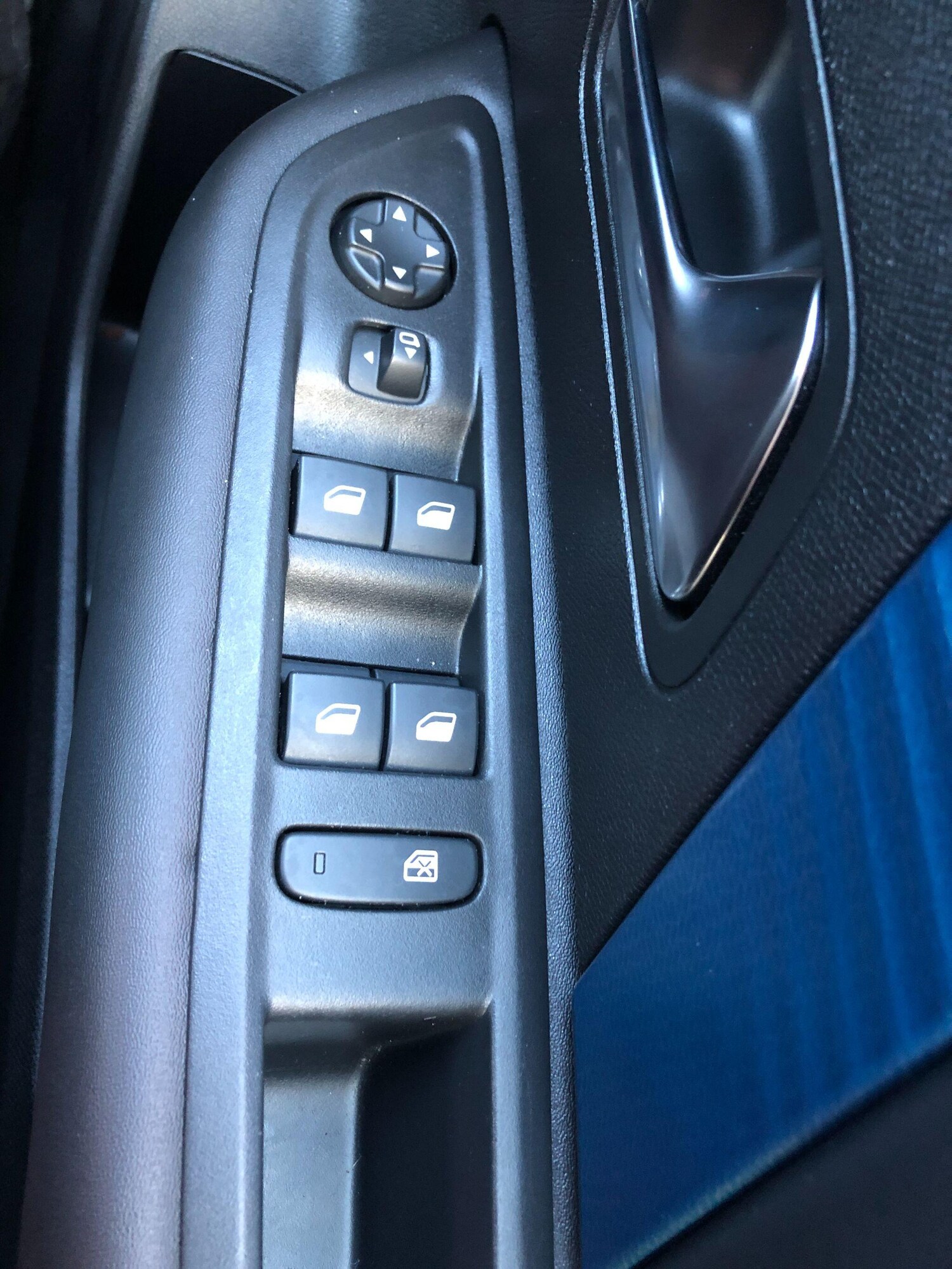 Used Citroen e-C4 2023 for sale - 76549942: Photo 18