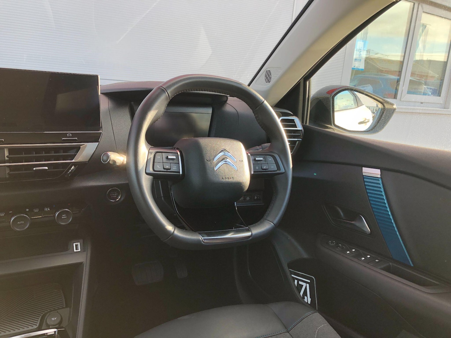 Used Citroen e-C4 2023 for sale - 76549942: Photo 30