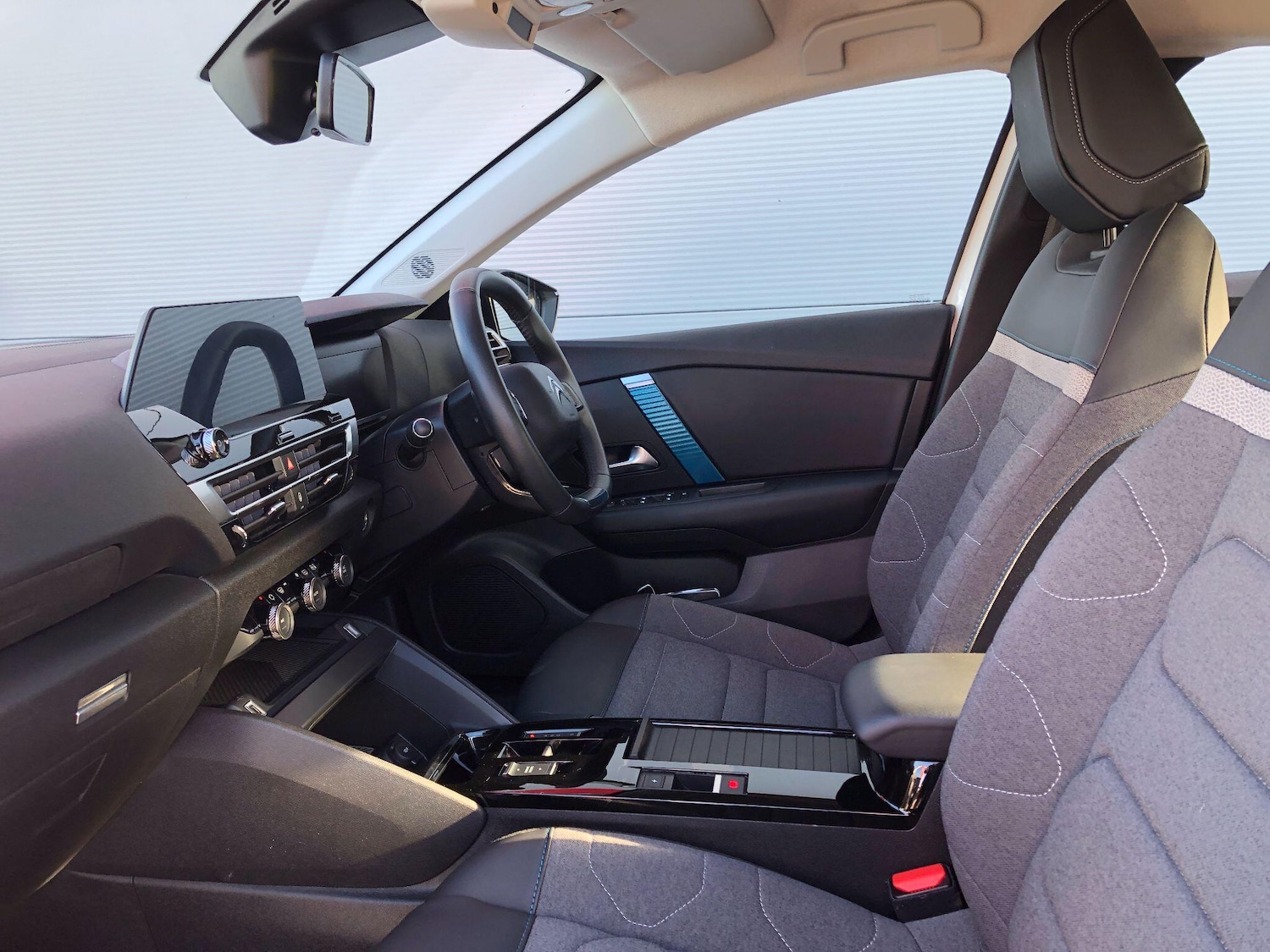 Used Citroen e-C4 2023 for sale - 76549942: Photo 37