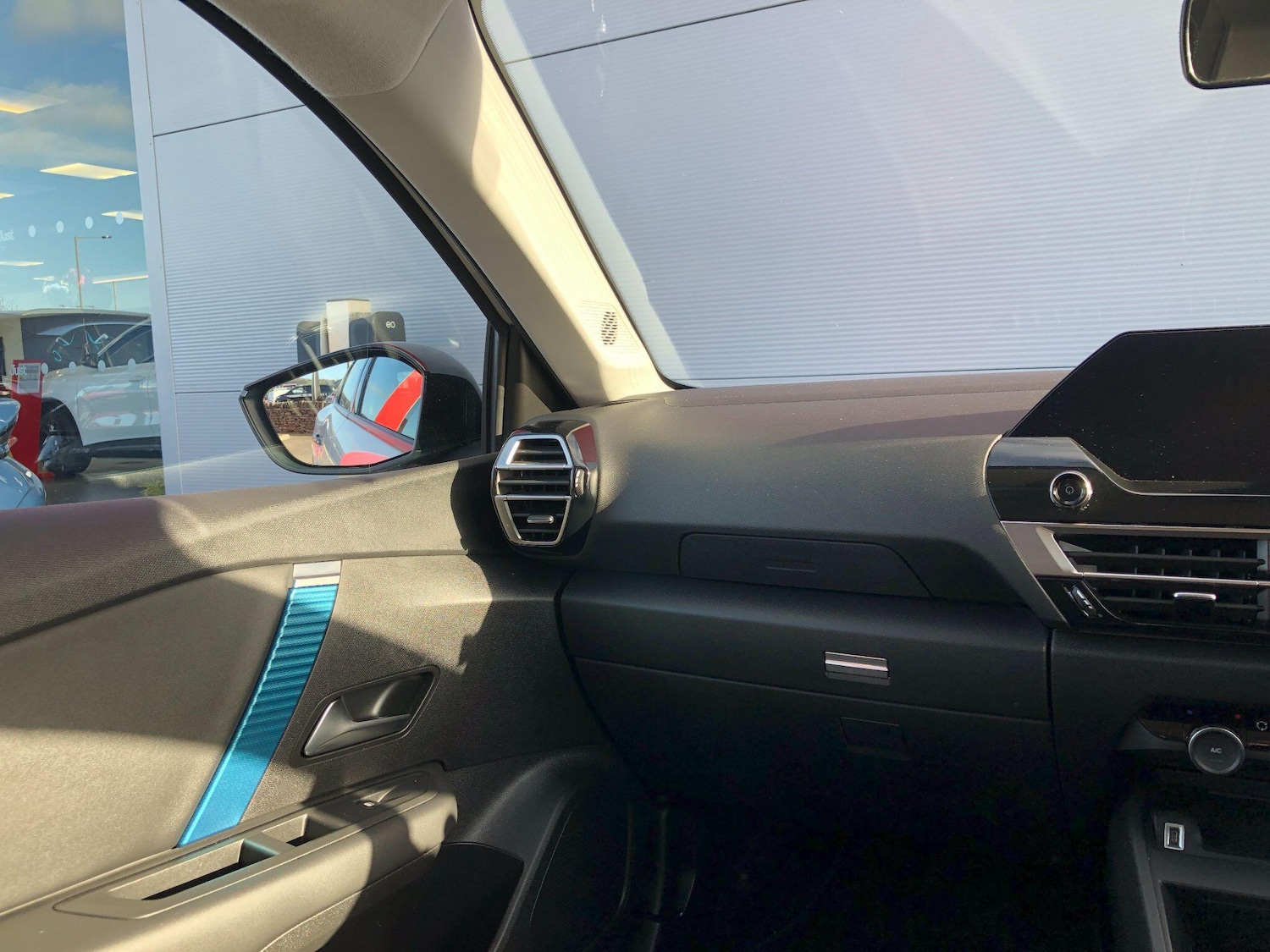 Used Citroen e-C4 2023 for sale - 76549942: Photo 38