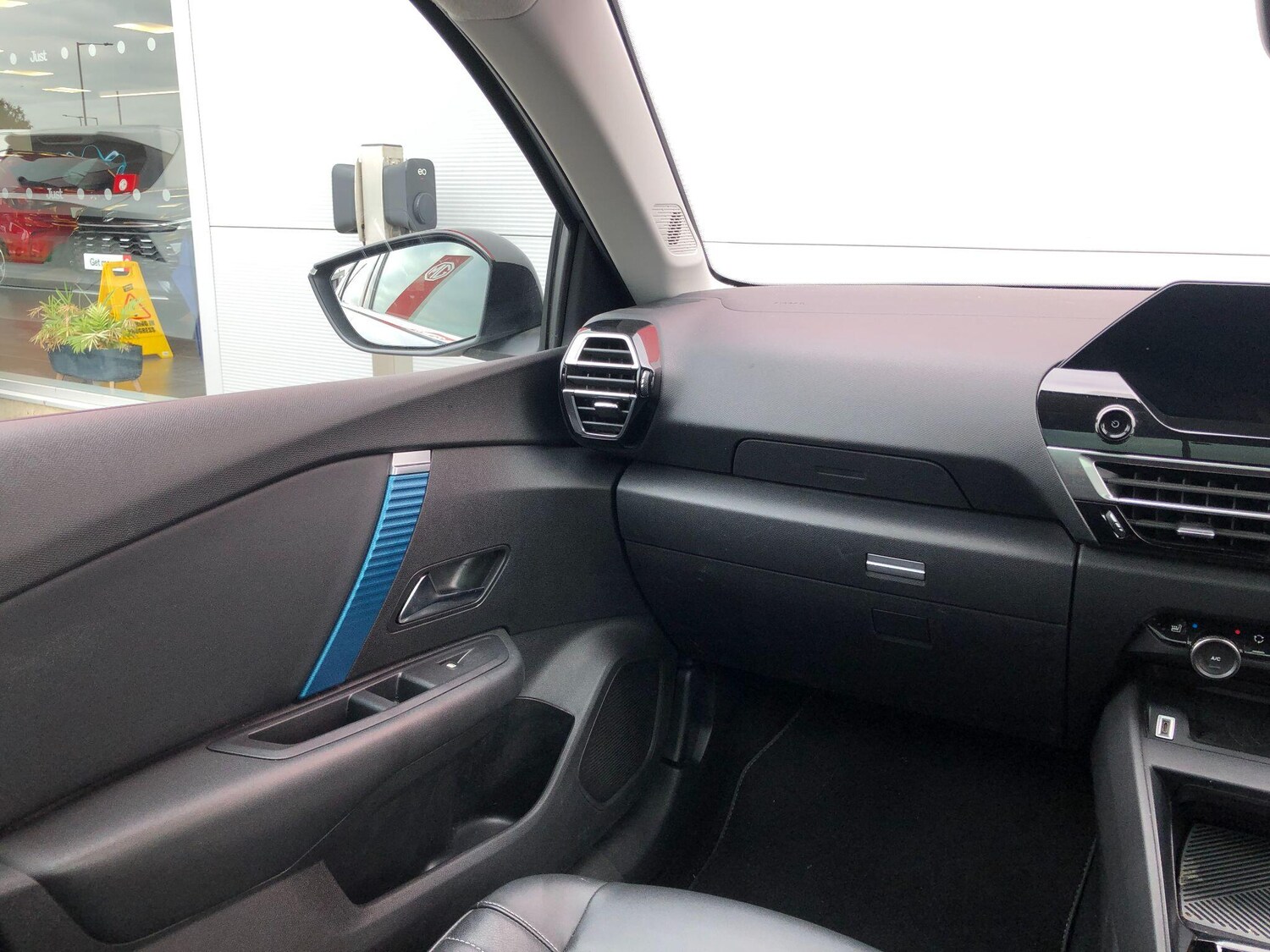 Used Citroen e-C4 2021 for sale - 76200028: Photo 11