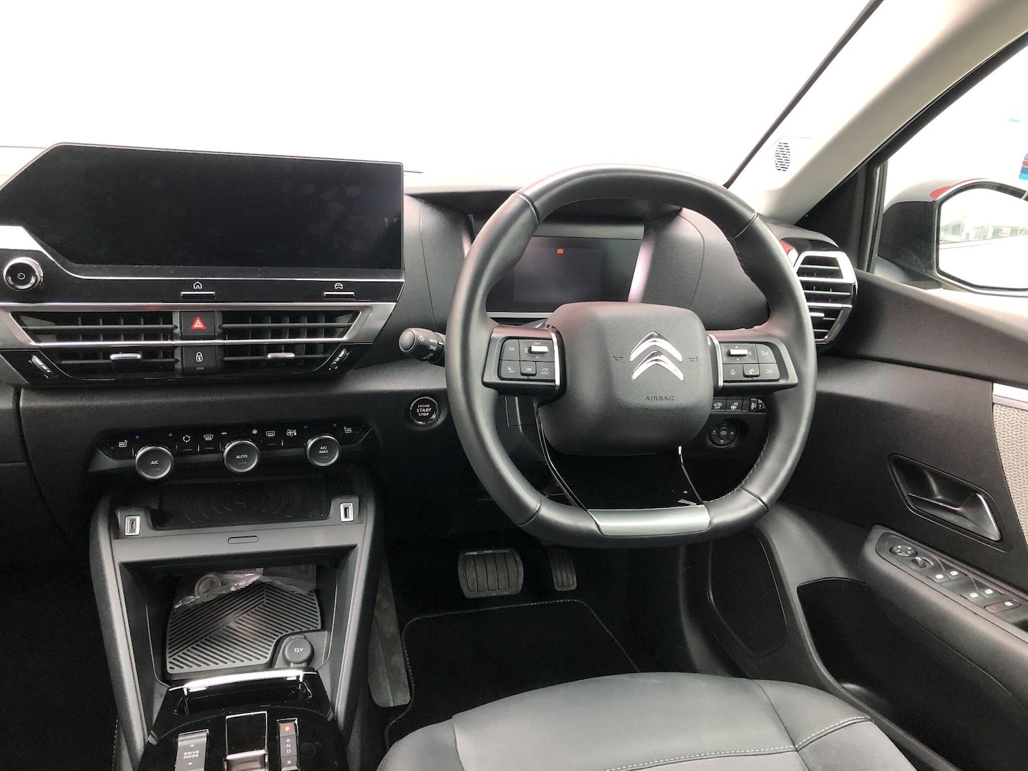 Used Citroen e-C4 2024 for sale - 77510346: Photo 14