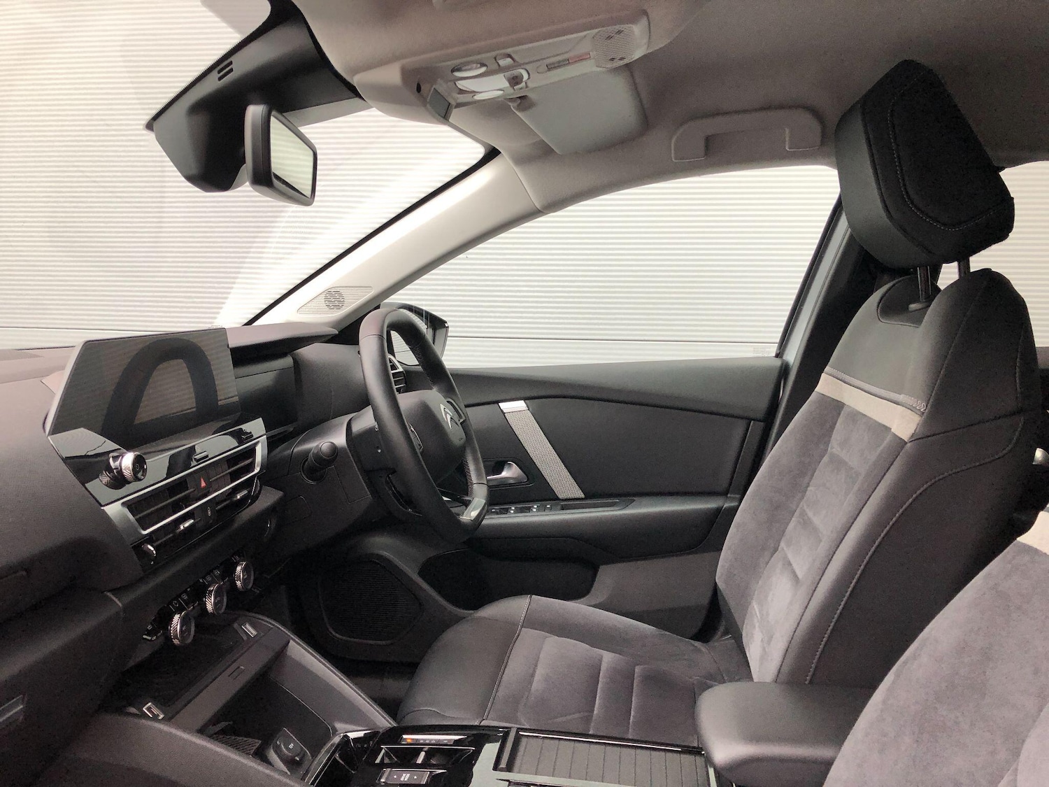 Used Citroen e-C4 2024 for sale - 77510346: Photo 35