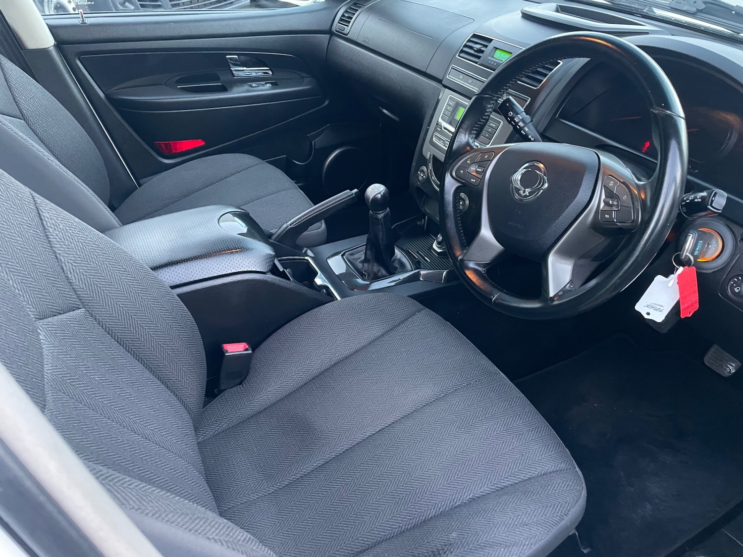 Used Ssangyong Rexton 2017 for sale - 77687584: Photo 8