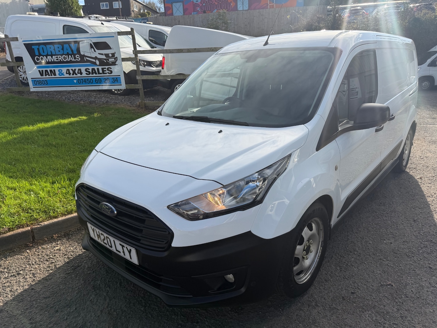 Used Ford Transit Connect 2020 for sale - 76576631: Photo 2