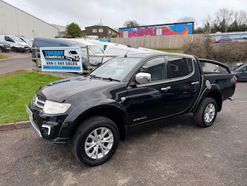 2015 (15) - Double Cab DI-D Barbarian 4WD Auto 176Bhp 4-Door