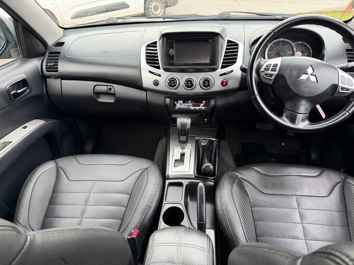 Used Mitsubishi L200 2015 for sale - 77023210: Photo 8