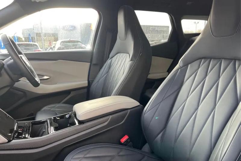 Used Ford Explorer 2025 for sale - 76609172: Photo 19