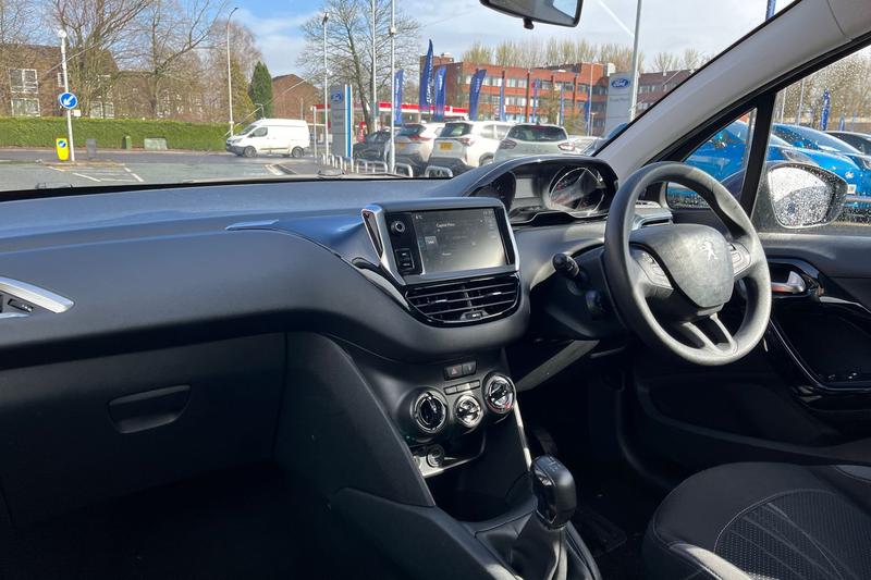 Used Peugeot 208 2015 for sale - 78015277: Photo 18