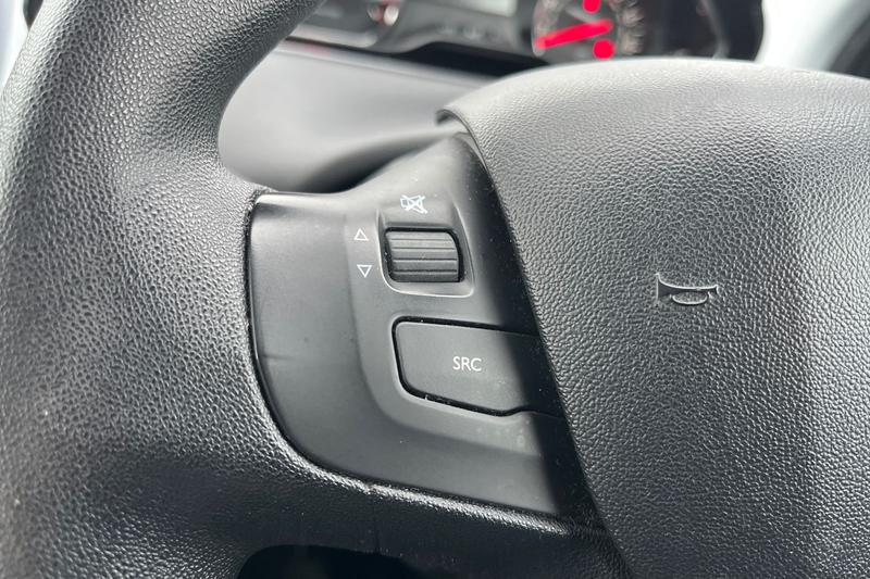 Used Peugeot 208 2015 for sale - 78015277: Photo 36