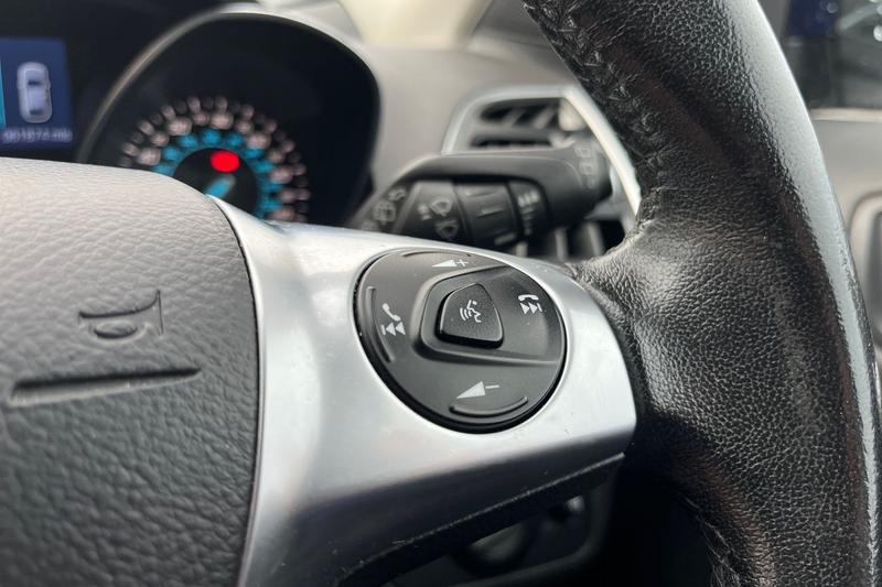 Used Ford Kuga 2015 for sale - 76332601: Photo 40
