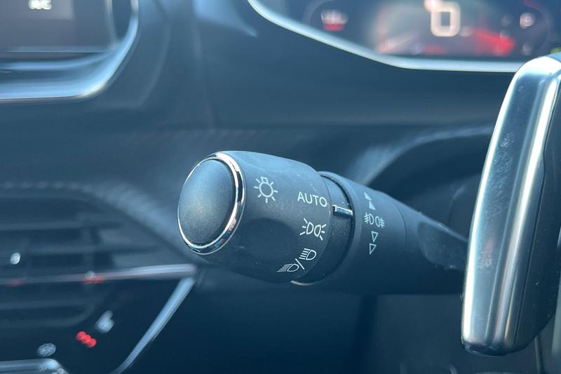 Used Peugeot 2008 for sale - 76931243: Photo 14