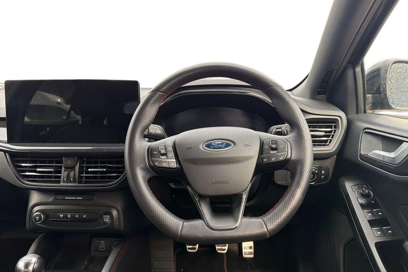 Used Ford Focus 2023 for sale - 78117235: Photo 11