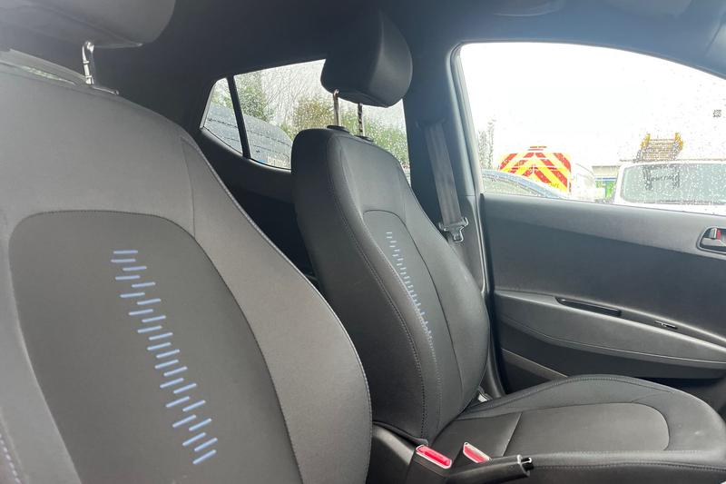 Used Hyundai i10 2018 for sale - 77128183: Photo 17