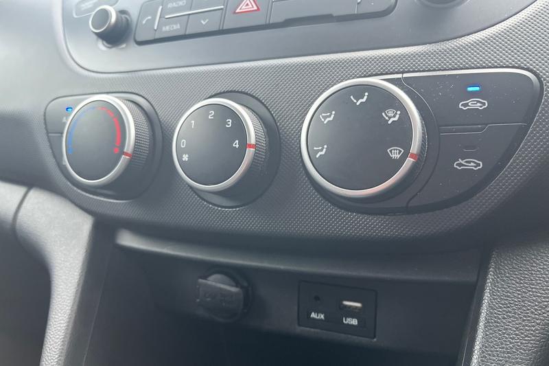 Used Hyundai i10 2018 for sale - 77128183: Photo 22