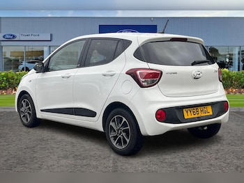 Used Hyundai i10 2018 for sale - 77128183: Photo