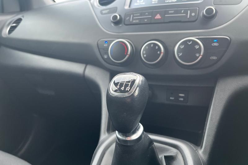 Used Hyundai i10 2018 for sale - 77128183: Photo 35