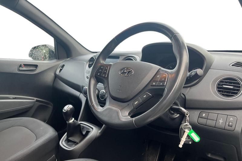 Used Hyundai i10 2018 for sale - 77128183: Photo 9
