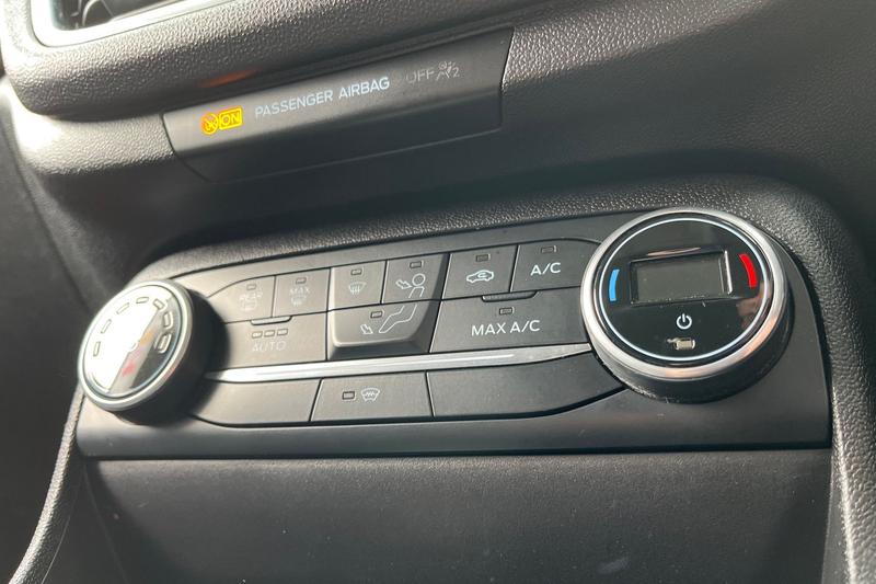 Used Ford Fiesta 2017 for sale - 78087909: Photo 22