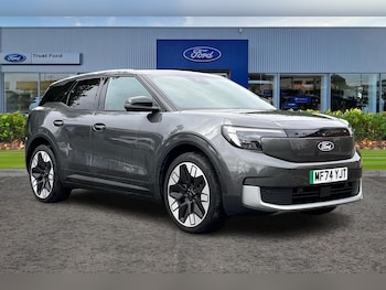 2024 - PREMIUM | Heads up Display | Panoramic Roof | Heated Seats/Wheel | Adaptive 5-Door