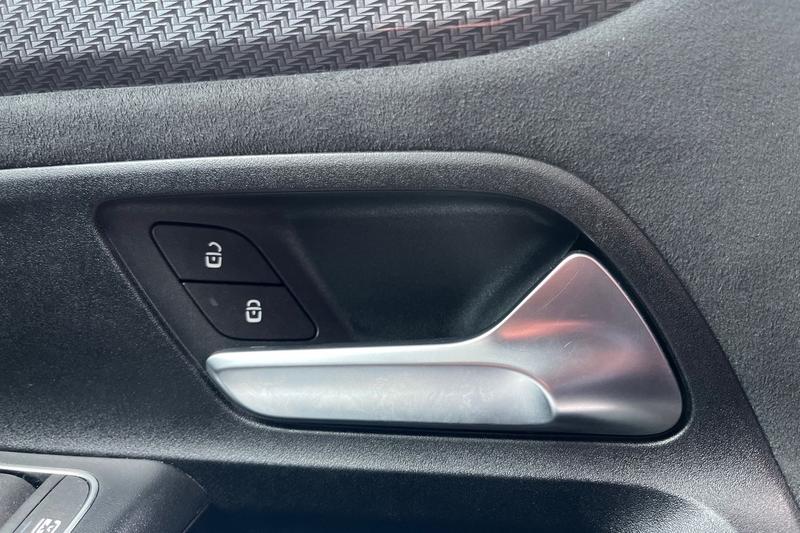 Used Mercedes-Benz GLB 2025 for sale - 77541582: Photo 39