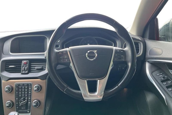 Used Volvo V40 2018 for sale - 76332595: Photo 11